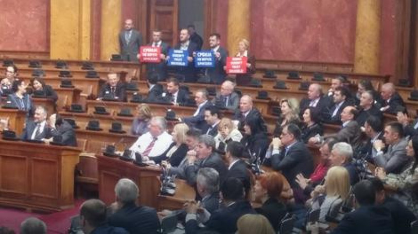 Mogerini se ipak obratila poslanicima