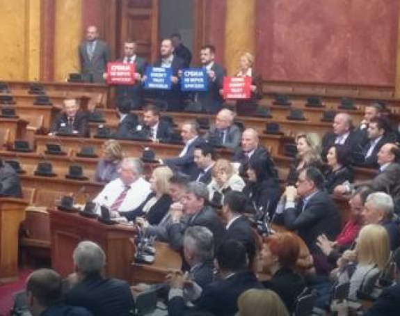 Mogerini se ipak obratila poslanicima