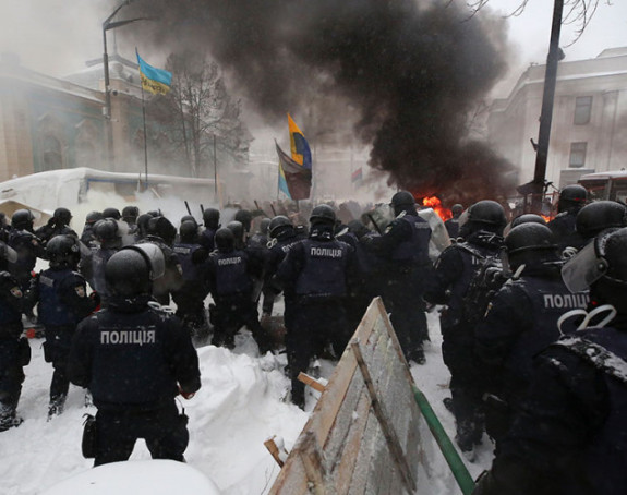 Sukob u Kijevu: Uhapšeno 100