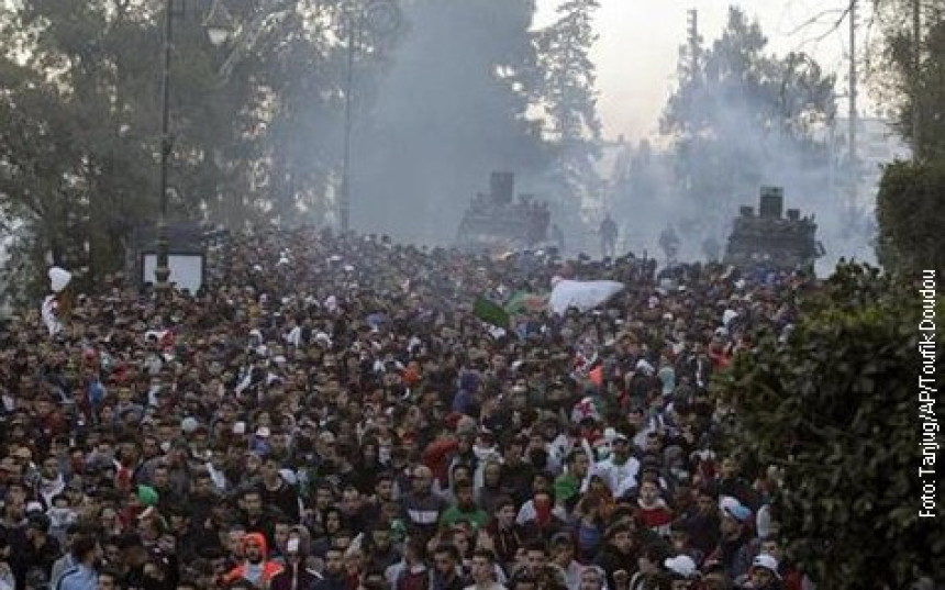 Protest Alžiraca zbog Buteflika