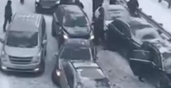 Десетине возила у ланчаном судару