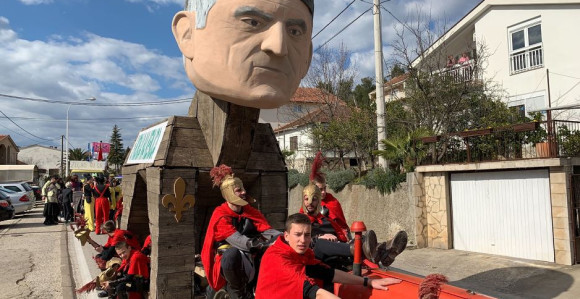 Čapljina: Maškare sa `Komšićem`