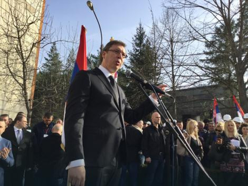 Vučić na Kosmetu: Bombu su bacili Srbi