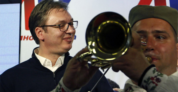 Mond: Vučić, moćni čovjek