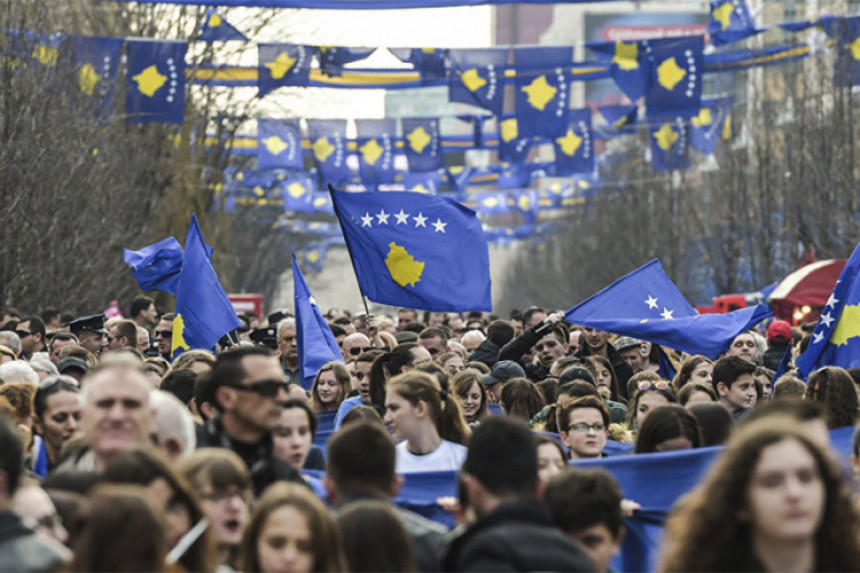 Njemački list: Ko vlada Kosovom?
