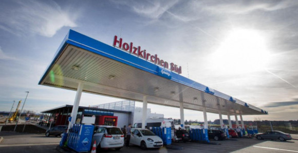 Zaboravio dvije kćerke na pumpi