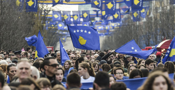 Njemački list: Ko vlada Kosovom?