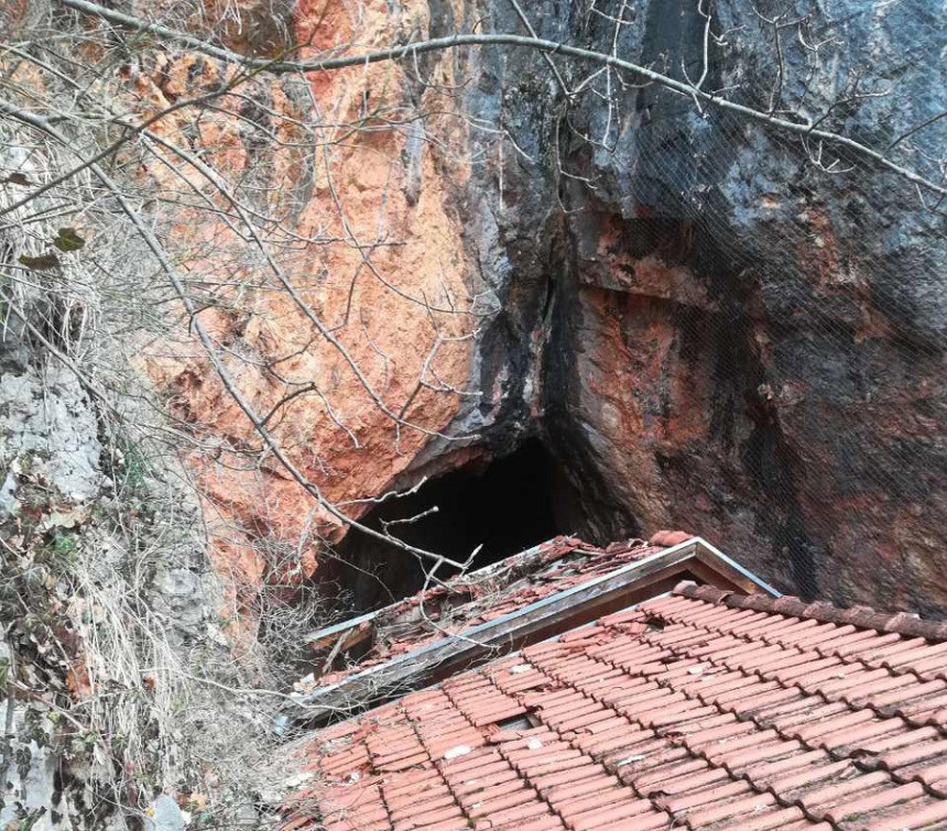 Odron zatvorio Titovu pećinu