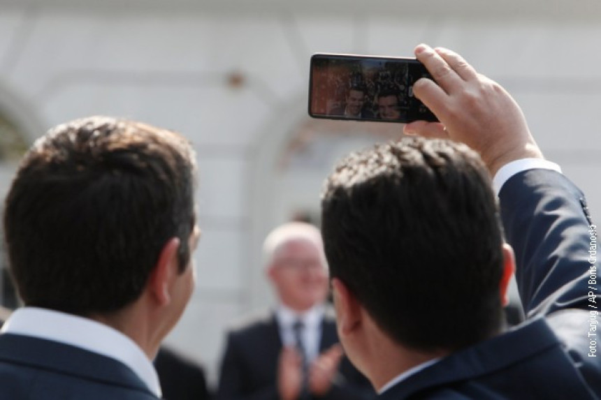 Istorijski selfi Ciprasa i Zaeva