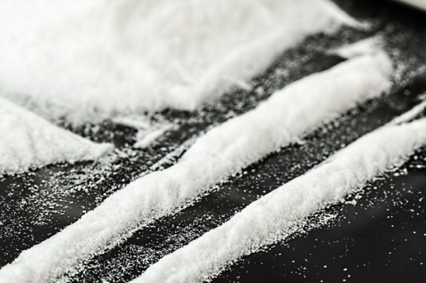 Kokain stvara učinke slične učincima kod uzimanja amfetamina, ali je mnogo snažnije poticajno sredstvo.