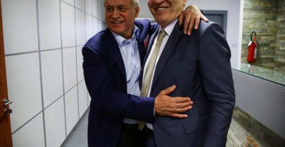 Vučelić i Karadžić – opet u "klinču"!