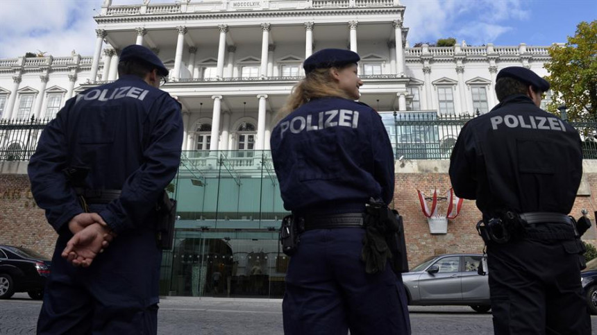 Ranjeni policajac u Beču nije preminuo