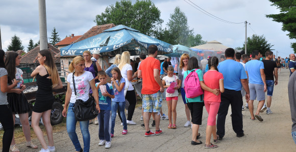Opšta tuča na "Danima Međaša" kod Krupnja