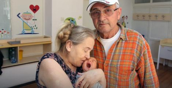 Postala majka u 60. godini