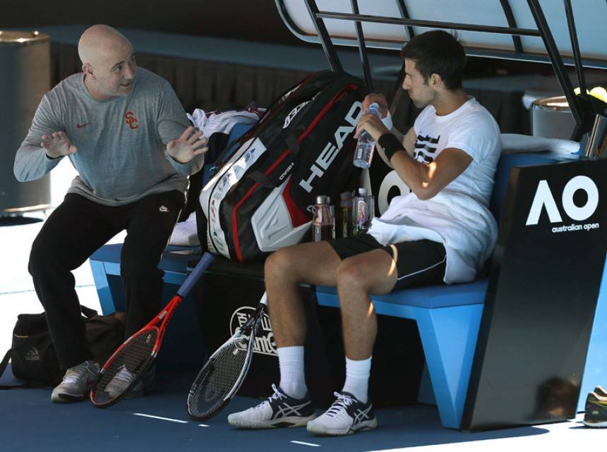 Agasi se moli za Novaka, ali se kladi na Fedeksa!