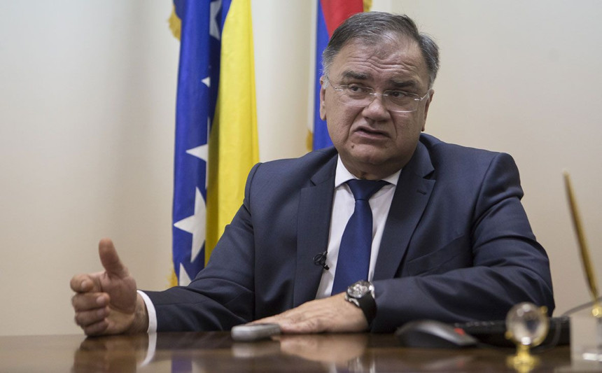 Poruka Hrvatskoj: Sloboda Lukajiću