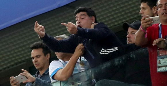 Maradona: Vodiću Argentinu za džabe!