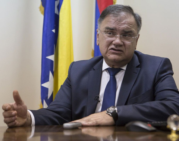 Poruka Hrvatskoj: Sloboda Lukajiću