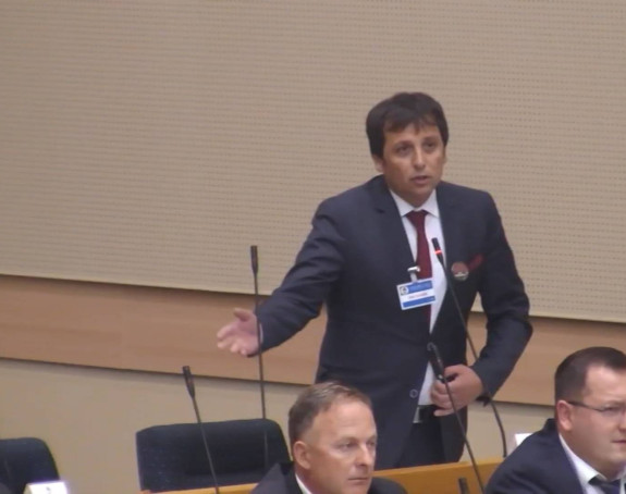 Oprosti im Bože ne znaju šta rade