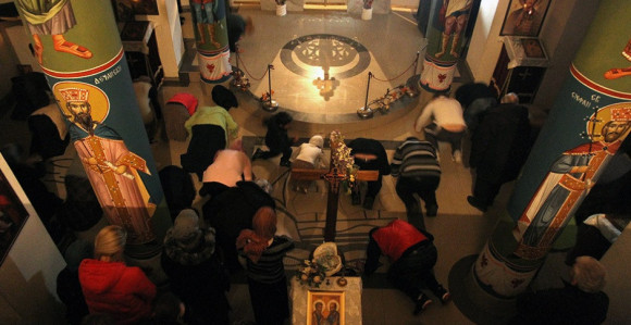 Čudo: Proplakale ikone u manastiru