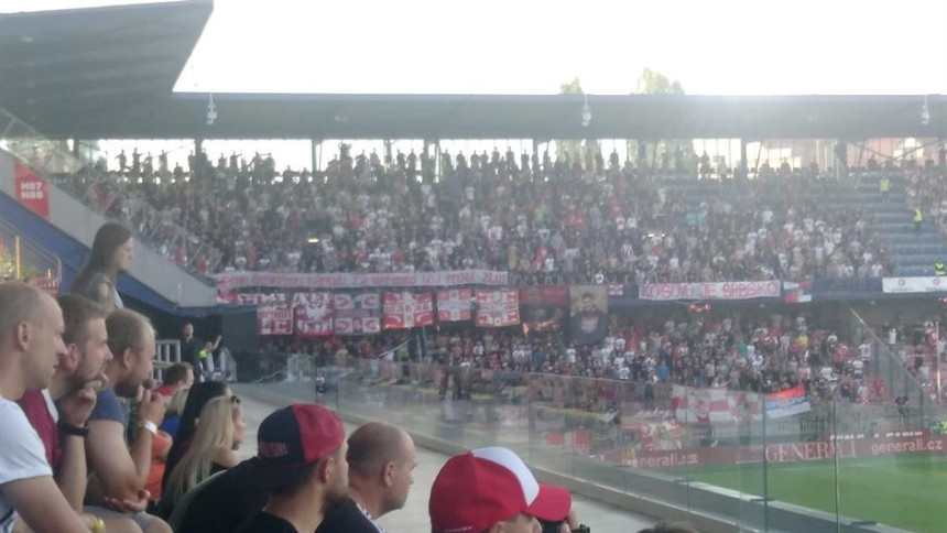 Video: Delije hapsili u Pragu!