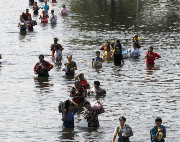 U poplavama poginule 23 osobe