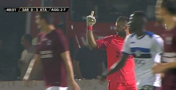 Video - Agonija na Koševu: Navijačima srednji prst od golmana