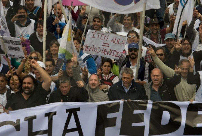Protesti zbog mjera štednje tresu Argentinu