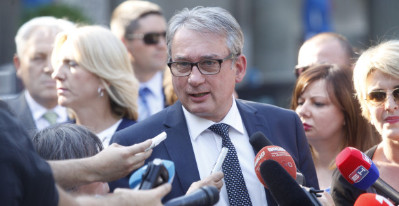 Vučić nije želio održati sastanak bez Bosića!