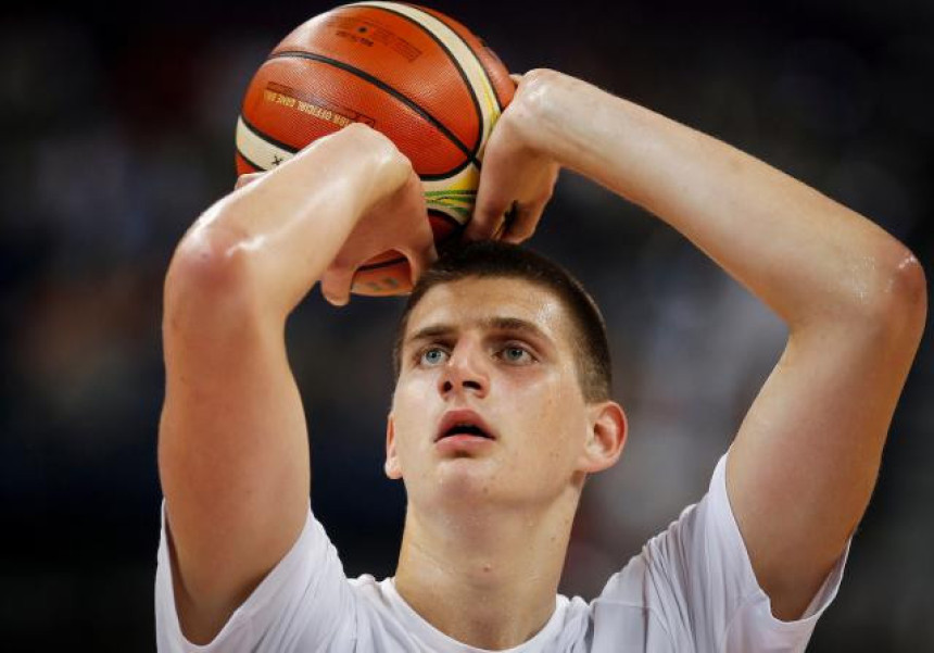 Video: Jokić se sprema za novu sezonu i ne promašuje!
