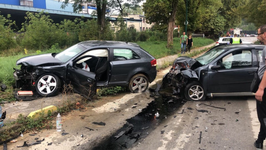 Teška nesreća kod Sarajeva, ima povrijeđenih lica