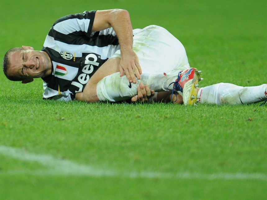 Zvanično: Kjelini van terena šest mjeseci!