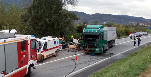 Četvoro poginulo, među njima i dijete