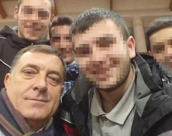 Na Fejsbuku slike golog profesora