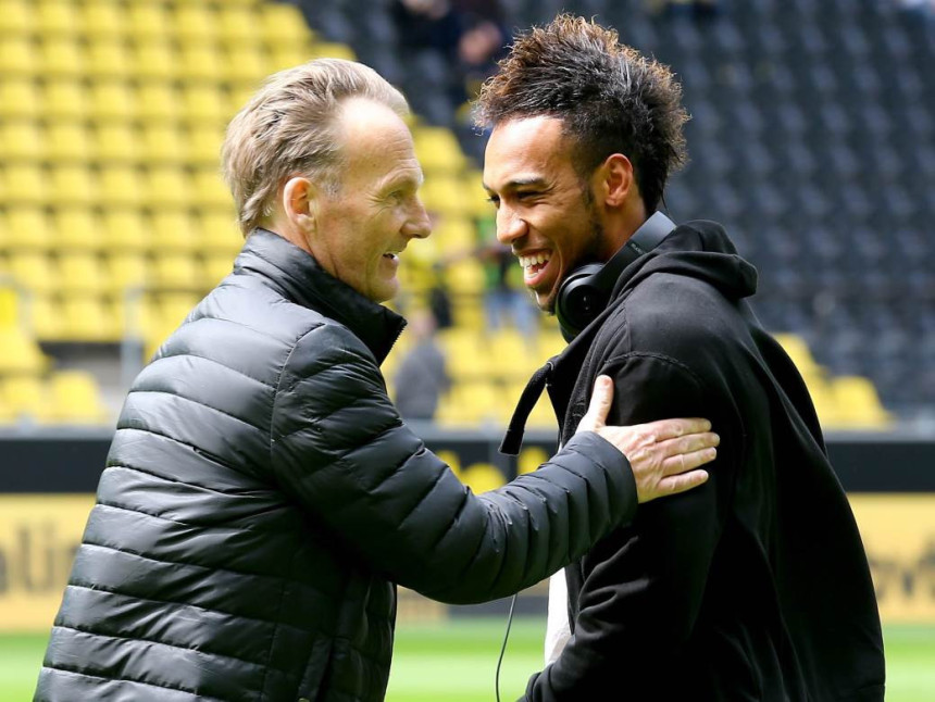 Napadač Arsenala direktoru Dortmunda: Ti si klovn!