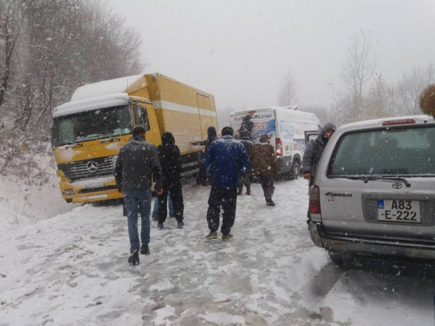 Paralisan saobraćaj preko planina u BiH