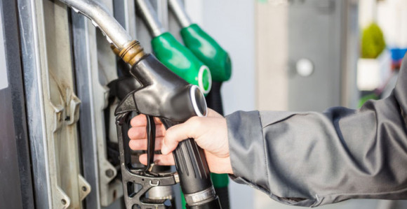 Базна уља уништавају возила и буџете 