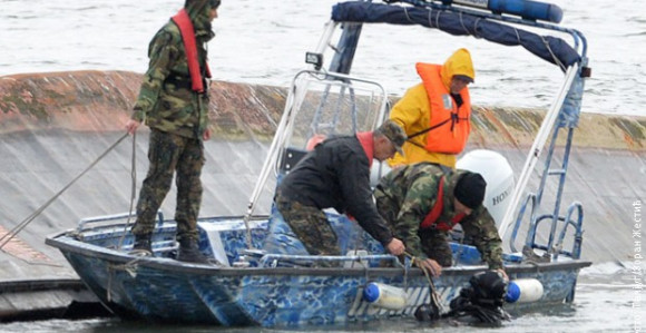 Prevrnuo se teretni brod, nestala posada