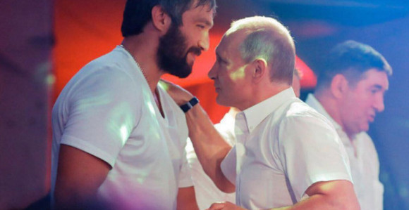 Hokejaš pravi pokret za Putina
