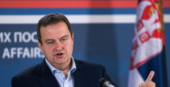 "Ne želimo da nam izvuku stolicu"