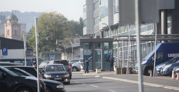 Policija češlja propusnice Vlade