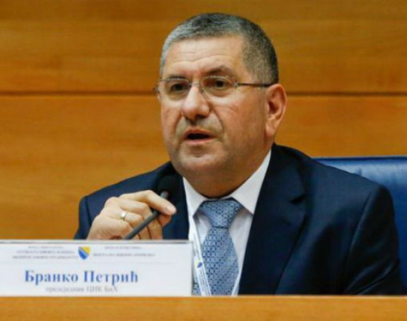 ЦИК БиХ: Шверцери сувим месом и крадљивци папира проводе изборе