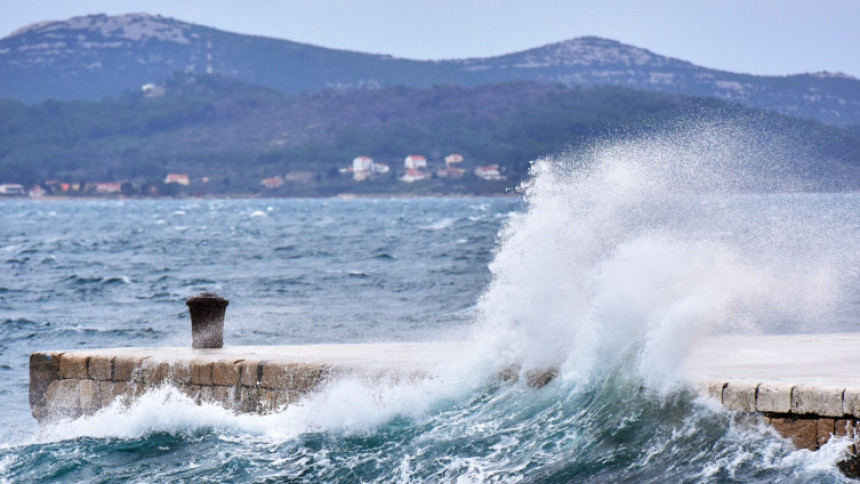 Hrvatska: Talasi na Jadranu i do 2,5 metara