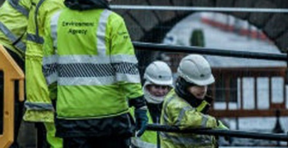 Хиљаде домова без струје једна особа нестала