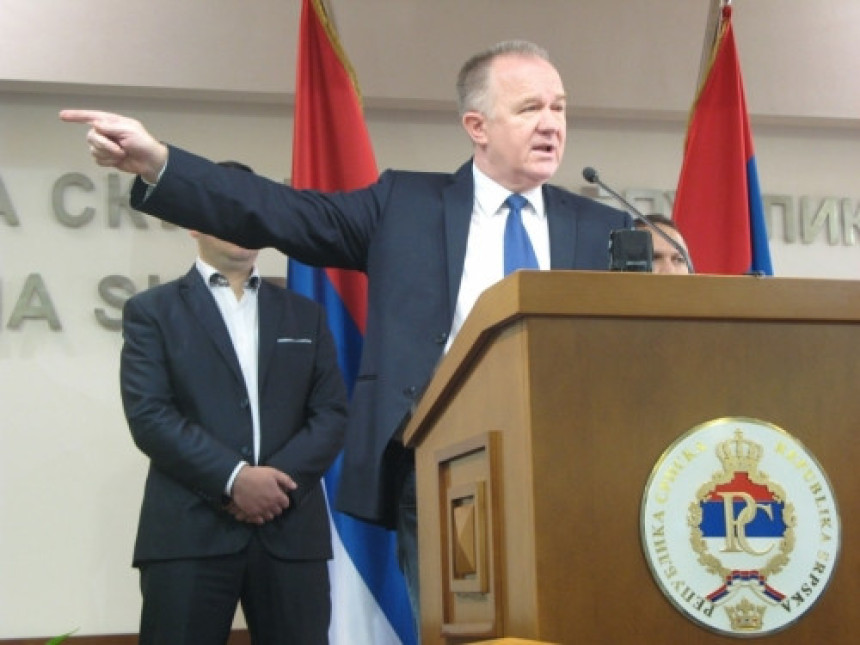 Srpska svaki četvrti dan živi na kredit