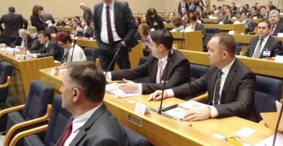 Opozicija i danas napustila sjednicu