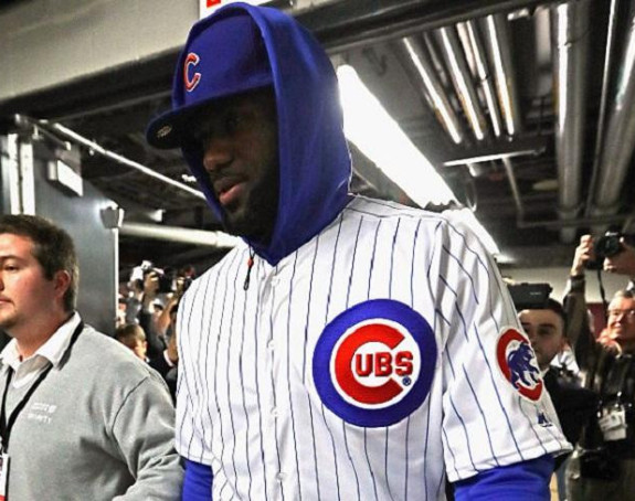 Video: Opklada je opklada - Džejms u dresu Čikago Kabsa!