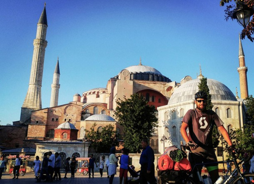 Biciklom putovao kroz 14 zemalja