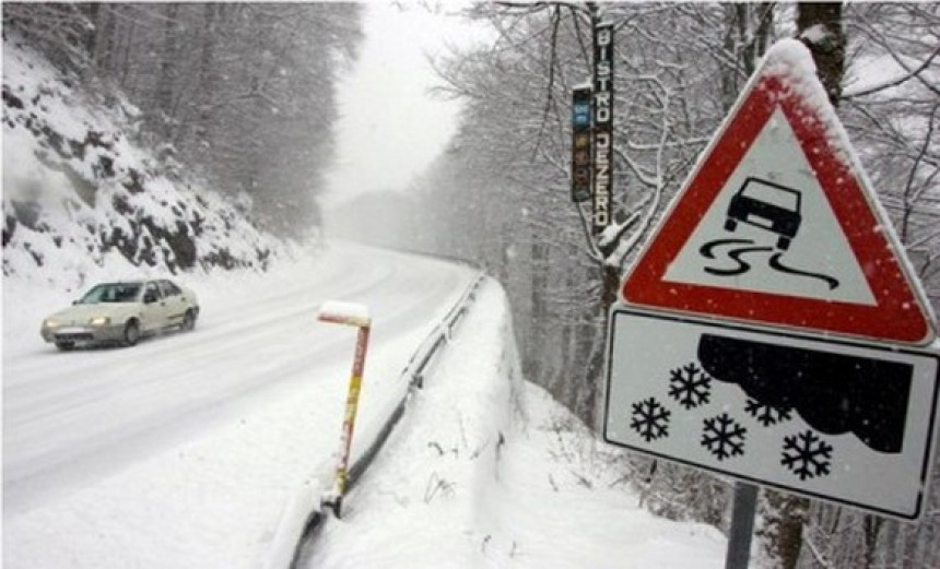 Oprezno: Snijeg pravi probleme