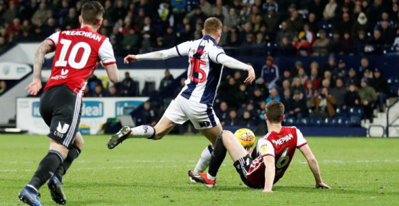 Čempionšip: Kiks VBA po meri Noriča i Lidsa!